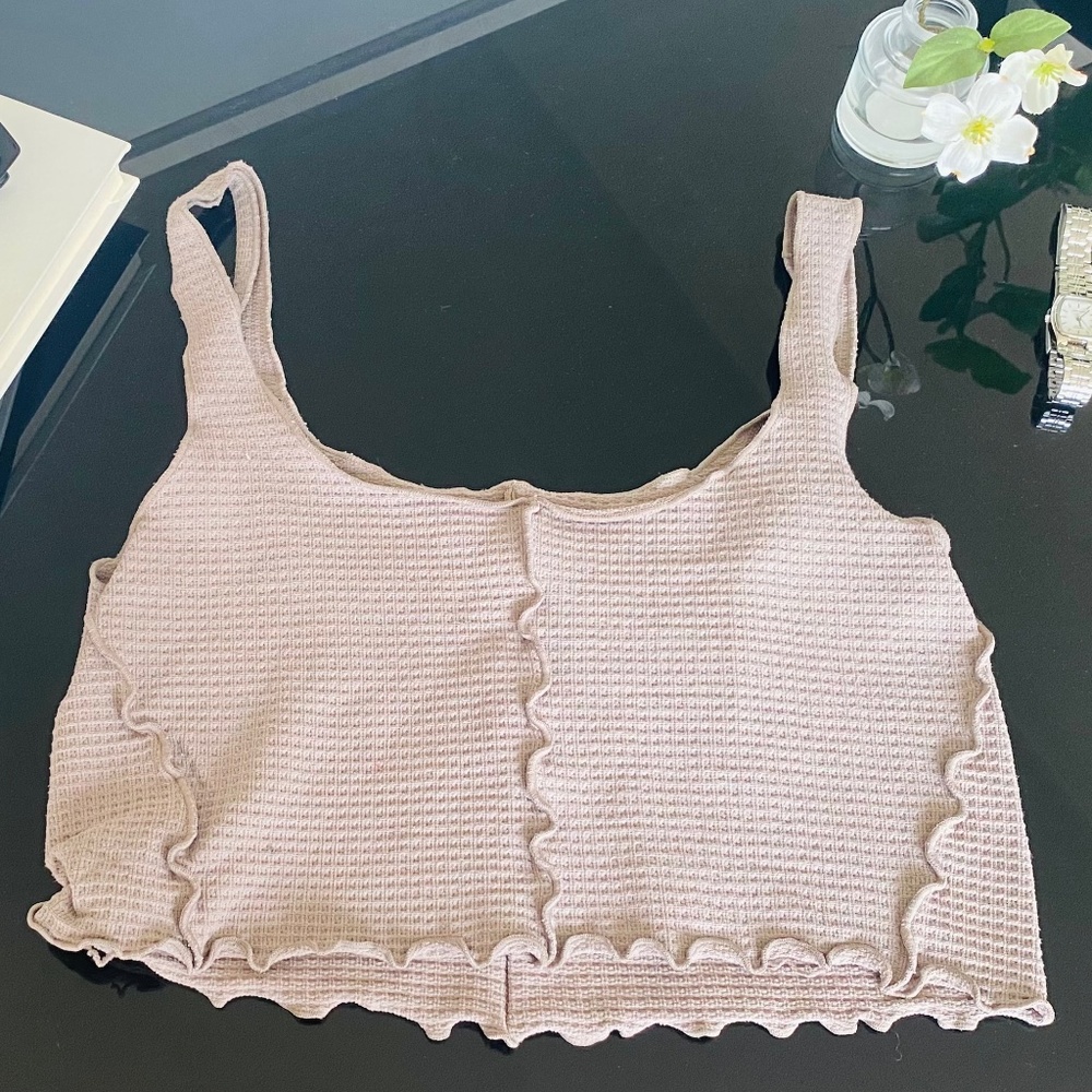 Brown Stretch Tank with Scalloped Borders